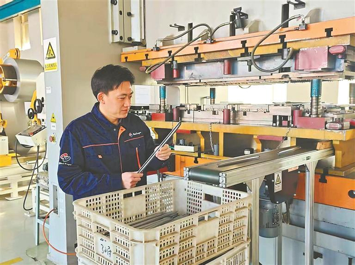 冰雪人才赋能 开启全产业链发展新程|齐齐哈尔|冰球|黑龙江日报|齐齐哈尔市|黑龙江省_新浪新闻